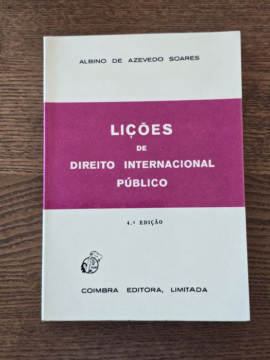 Livros jurídicos / Direito / 1 = 5€ / 10 = 40€
