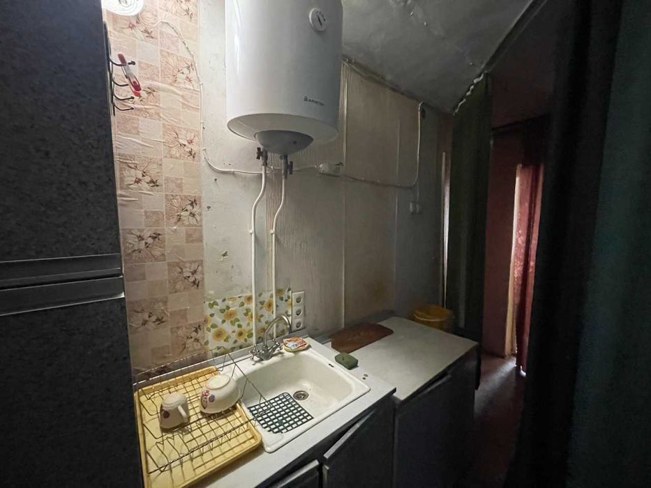 Продаю комнату в общежитии ( Р-н Центр.рынка ) и1