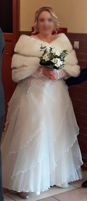 Zwiewna suknia ślubna w kolorze ivory