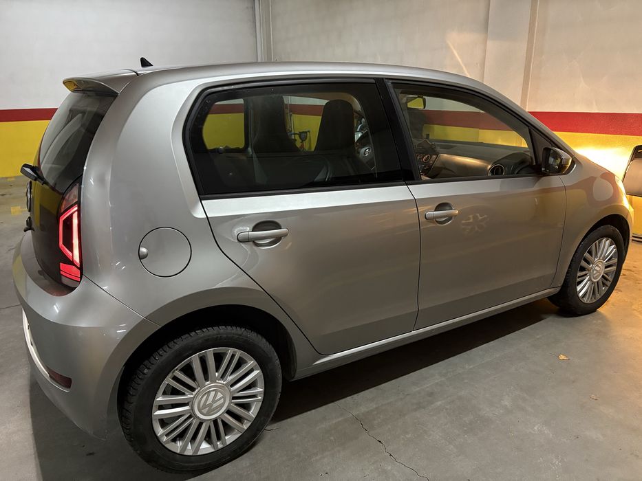 VW Up cinzento 1.0 gasolina