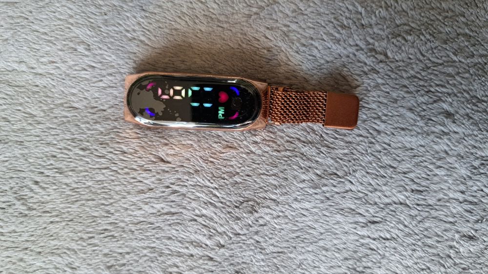 Zegarek damski na bransolecie