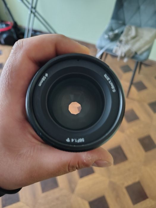 Об'єктив yongnuo 56mm f1.4 для nikon z