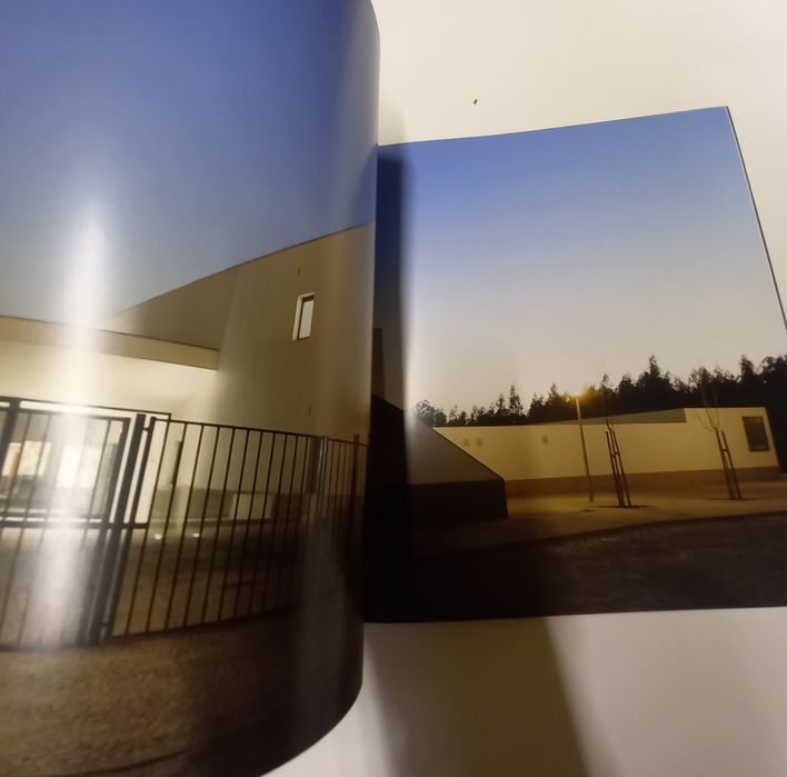 Grande Livro álbum sobre as escolas de Óbidos arquitetura
