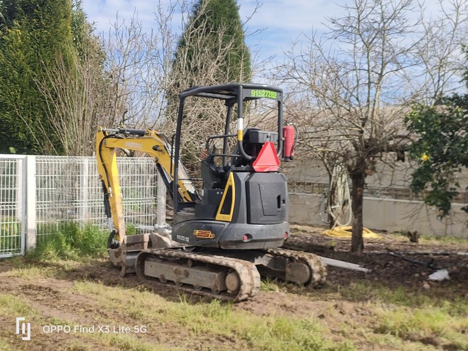 Serviços mini giratória