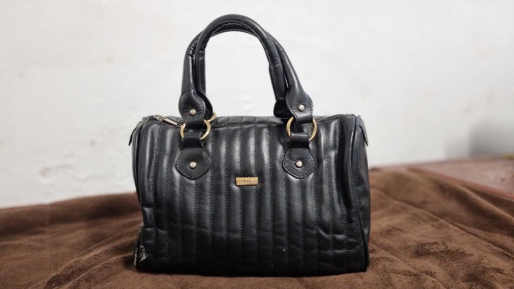 Leia até o final: Bolsa Datelli preta couro legítimo