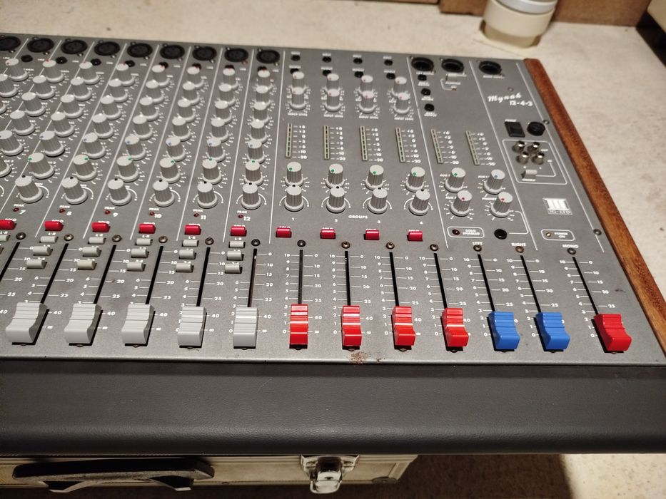 Mesa de som mynah 12-4-3