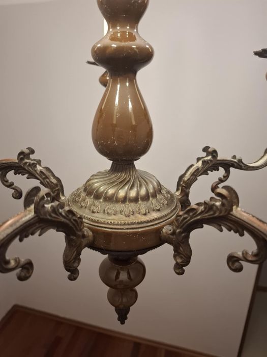 Mosiężny żyrandol pięcioramienny