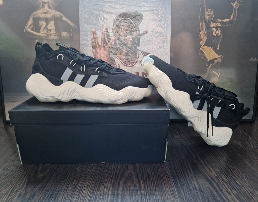 Adidas Trae Young 3 rozmiar 44