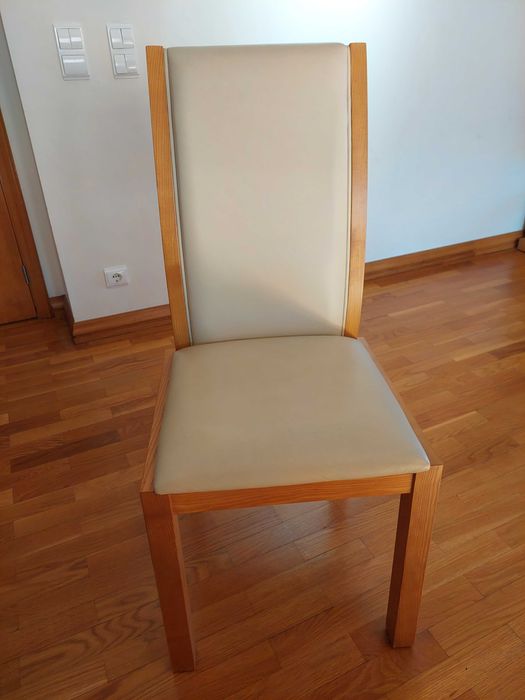 6 Cadeiras em pele e madeira de carvalho