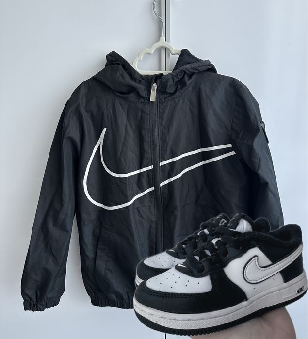 Продам вітрівку Nike і кросівки