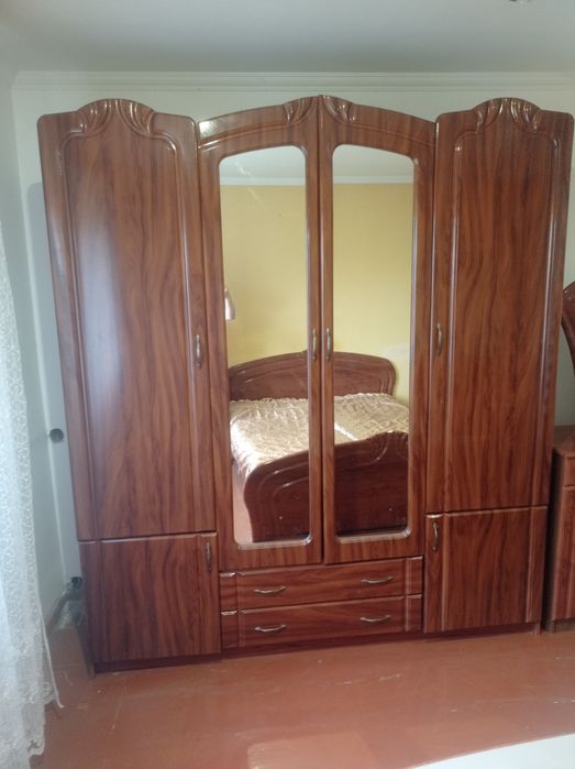 Меблі в спальню )