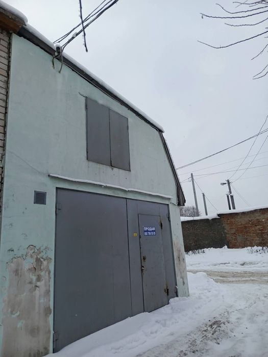 Вул.Корольова.Кутовий гараж з документами .