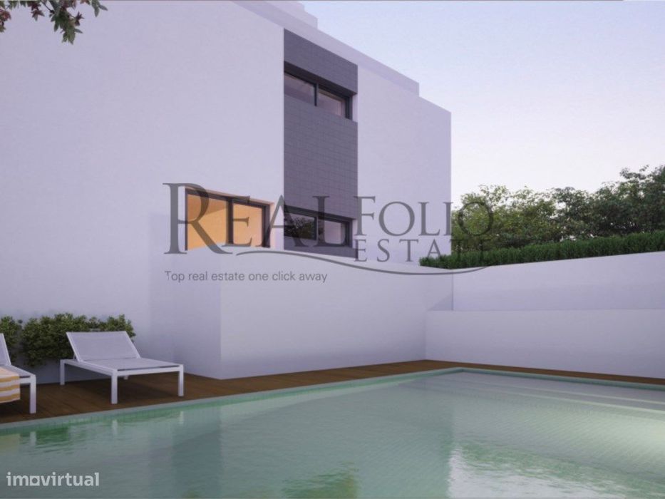 T3 Duplex Apartment with Terraces in Estoril