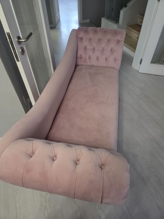 Sofa capitone rosa