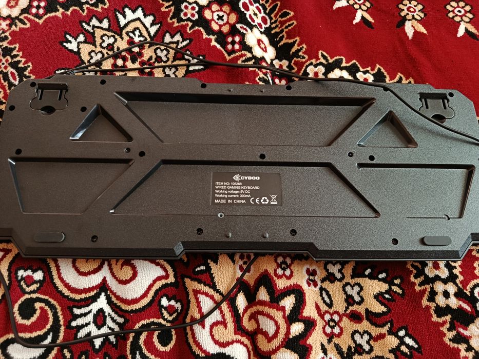 Продам клавиатуру в хорошем состоянии Cyboo