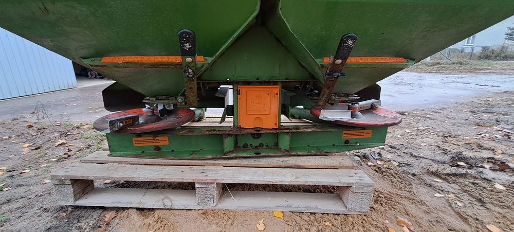 Rozsiewacz amazone zau 1501 kuhn rau siewnik