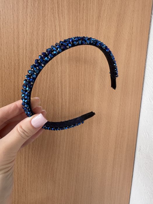 Обруч з камінцями.