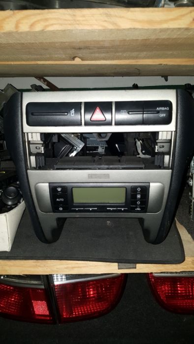 Consolas centrais Audi A3 8L, VW Golf IV, Audi A4 B6 e B7