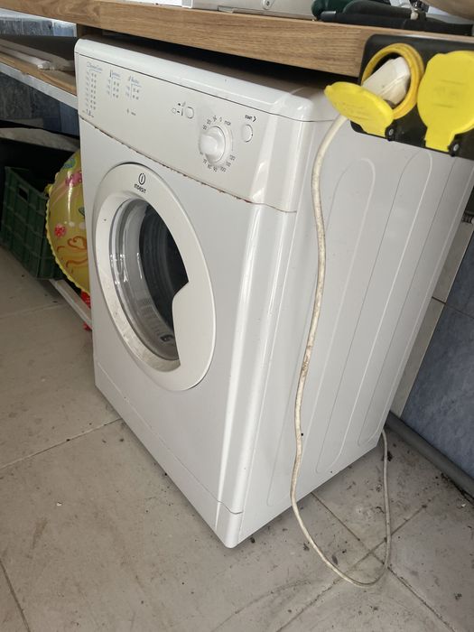 Maquina de secar roupa Indesit