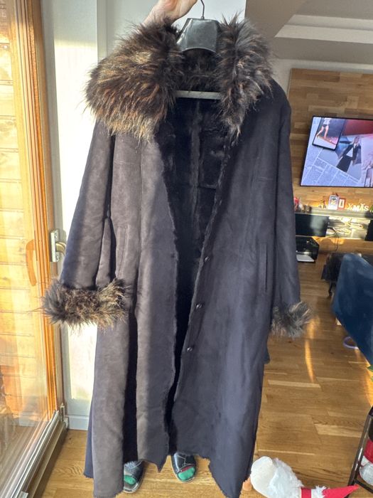 Kożuch damski długi z kapturem r.38