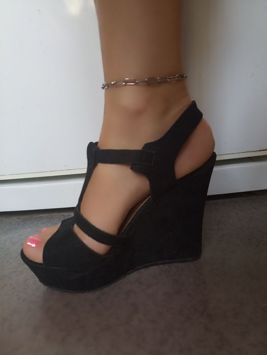 Босоніжки 39 розмір чорні