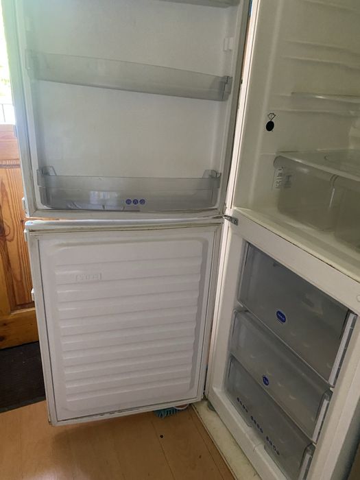 Холодильник Whirpool