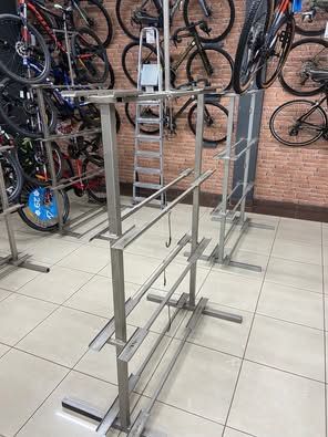 Stojak/ekspozytor na rowery - 8 stanowisk solidny - wyposażenie sklepu