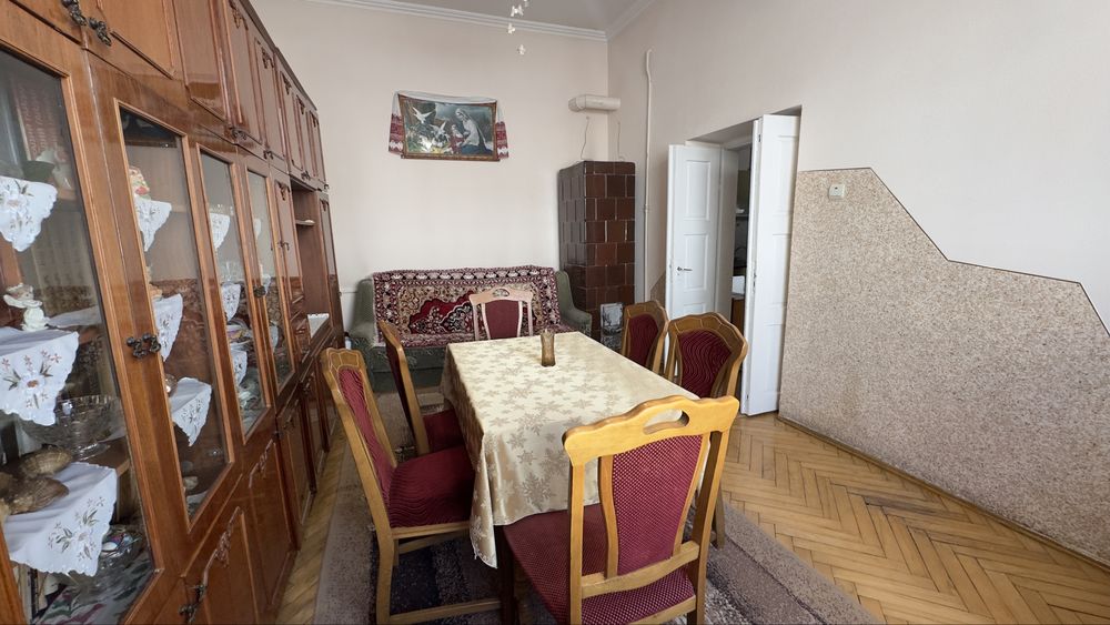 Продаж 2-кімнатної квартири в центрі Стрия