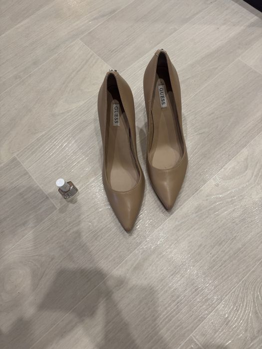 Туфли женские GUESS