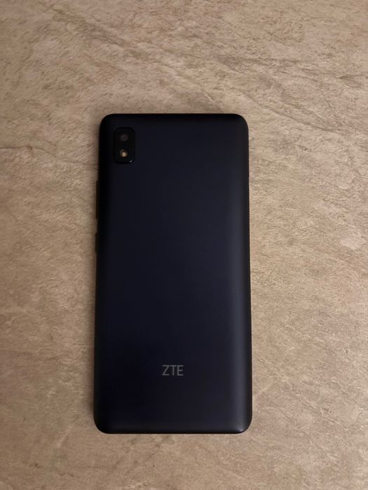 Телефон ZTE Blade L210