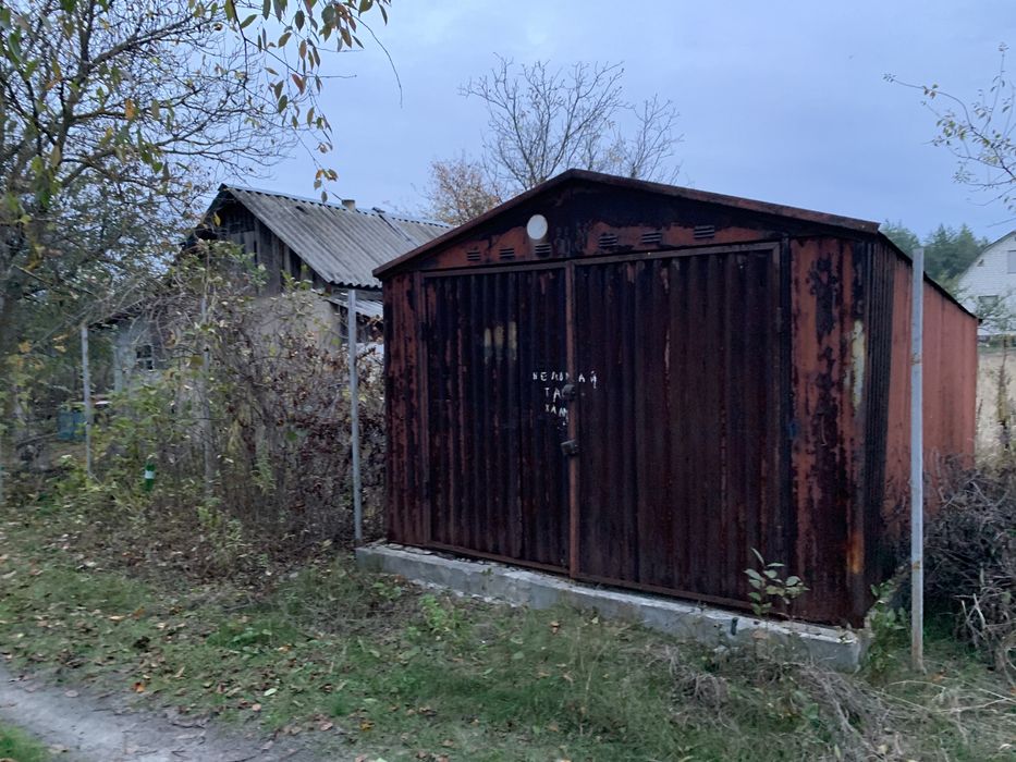 дачный участок 18 сот -с домом ,гаражем (55км от Киева)