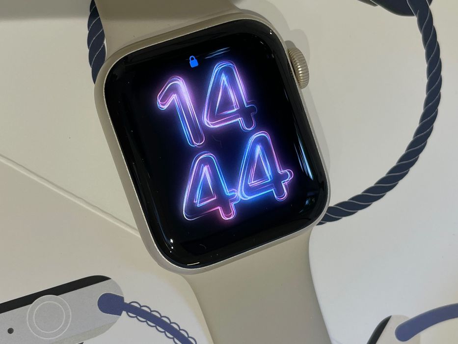 Apple Watch SE в ідеальному стані!