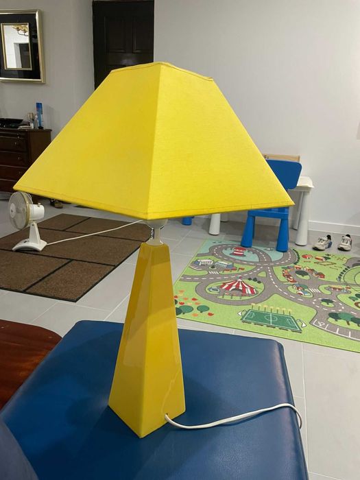 Par de candeeiros de mesa