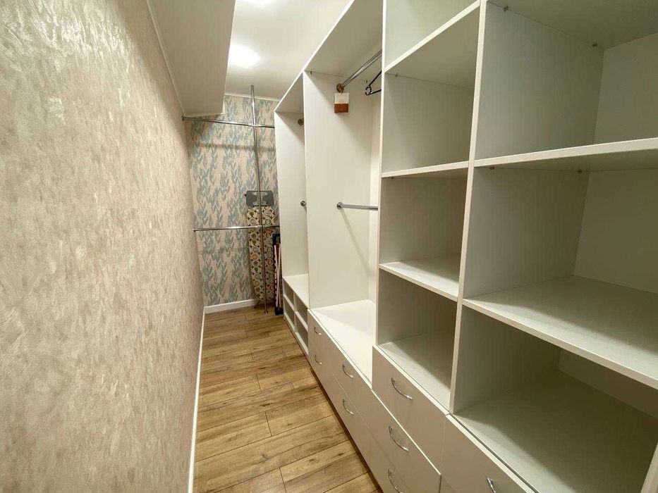 Купите классную  3-комнатную Левый берег Слобожанский!! БЕЗНАЛ - ДА!