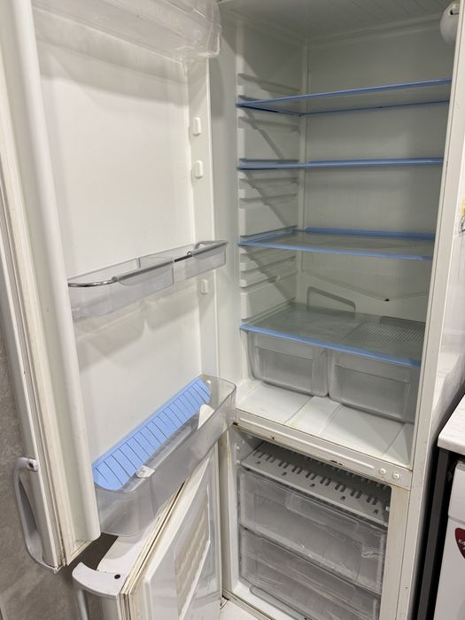 Холодильник Indesit