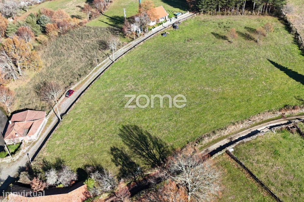 Terreno com 7.695 m2 em Montalegre