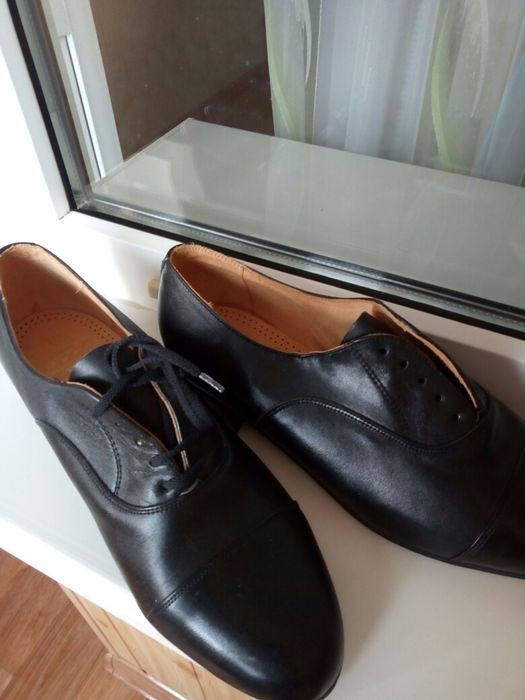 Нові туфлі. Натуральна шкіра