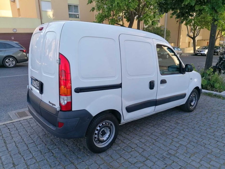 Renault Kangoo 1.5 dCi 2007 | 121 mil km | Bom motor | Danos estéticos | Sempre de garagem