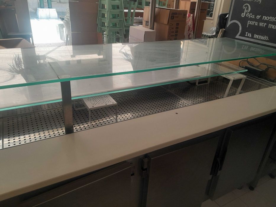 VITRINE FRIGORIFICA 2.50 cm. estado nova