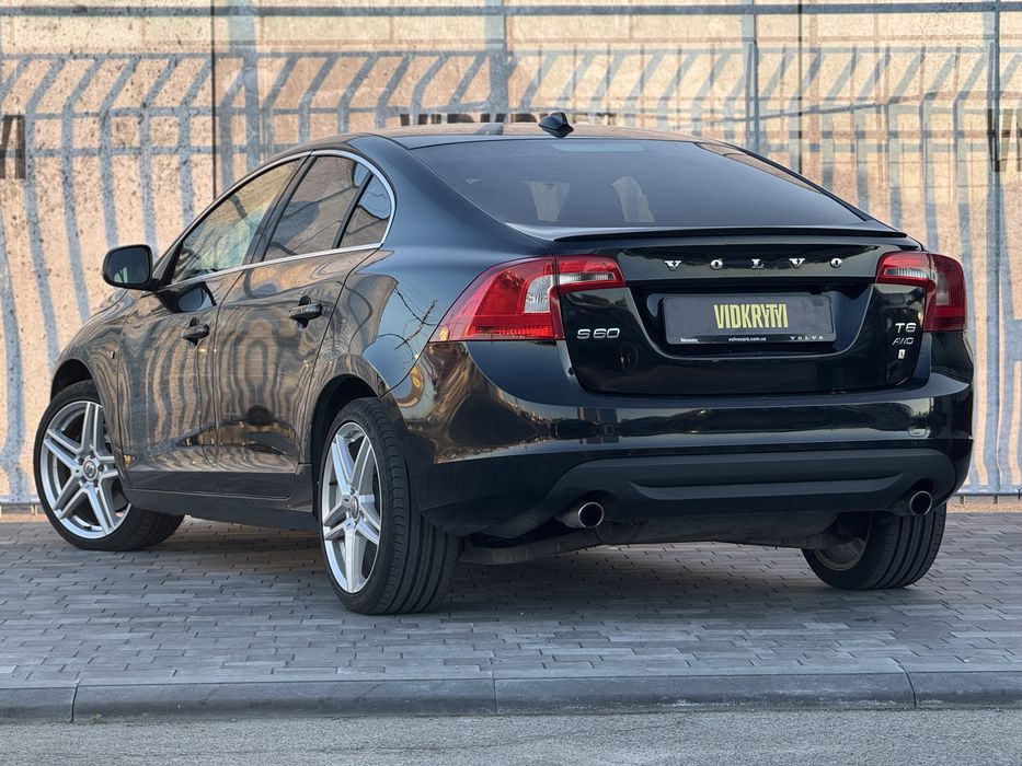 Volvo S60, 2011 року, 3.0 бензин, автомат, повний привід