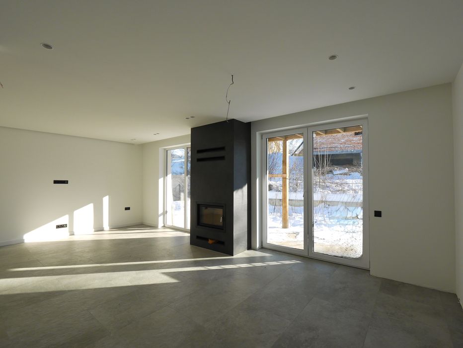 Продаж будинку з ремонтом та власною ділянкою