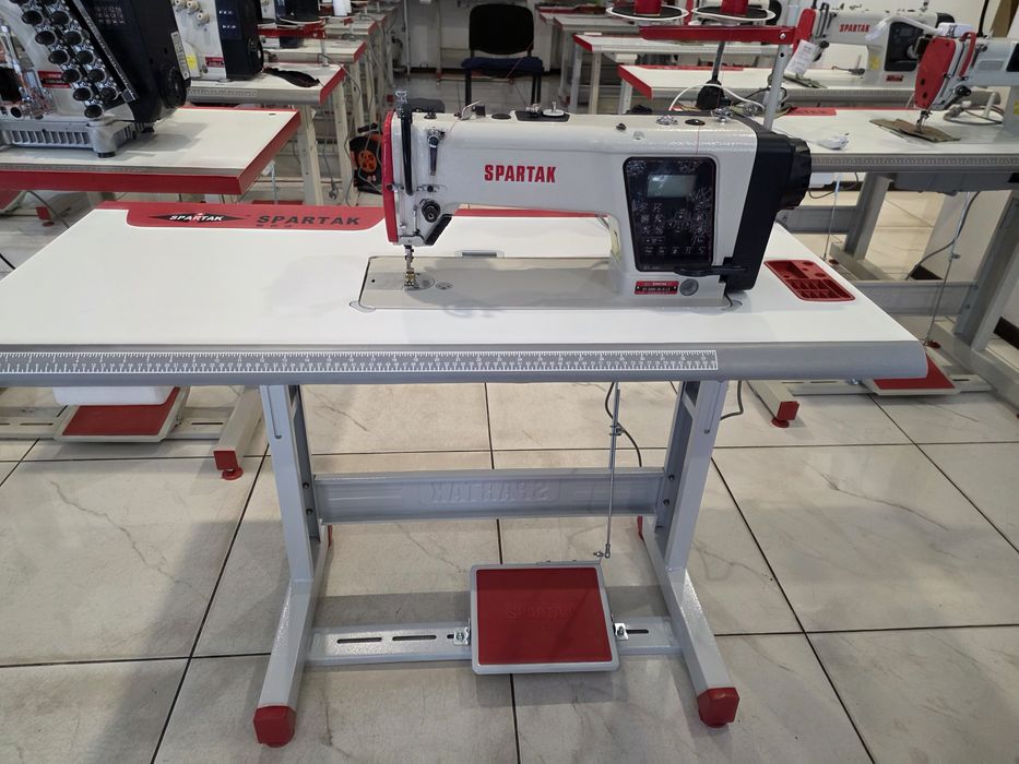 Промышленная прямострочная швейная машина