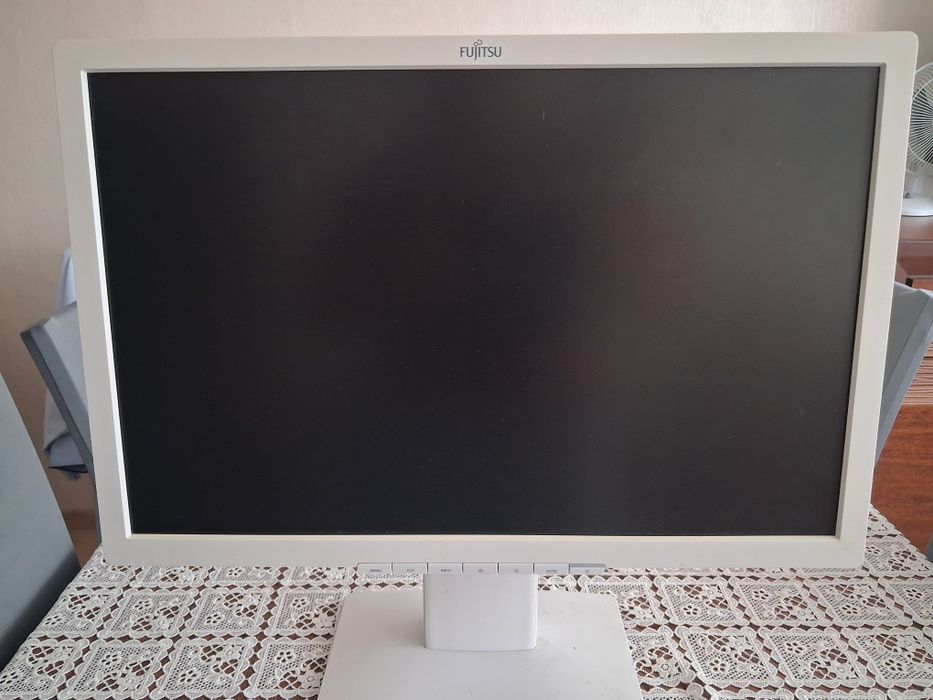 Monitor 19 cali s