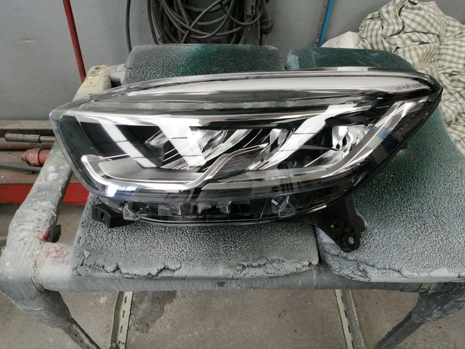 Farol esquerdo CapturJ5