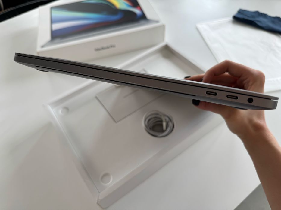 Apple MacBook Pro 16”