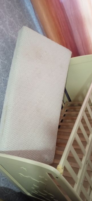 Дитяче ліжечко в ідеальному стані