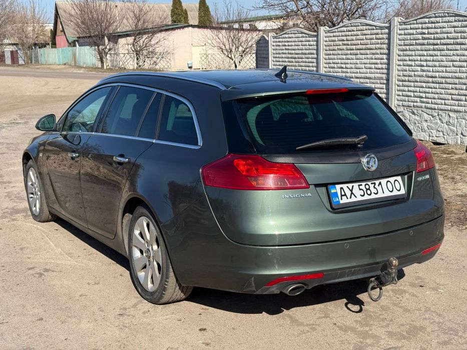 Автомобиль опель инсигния
