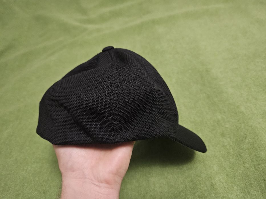 Czapka z daszkiem czarna