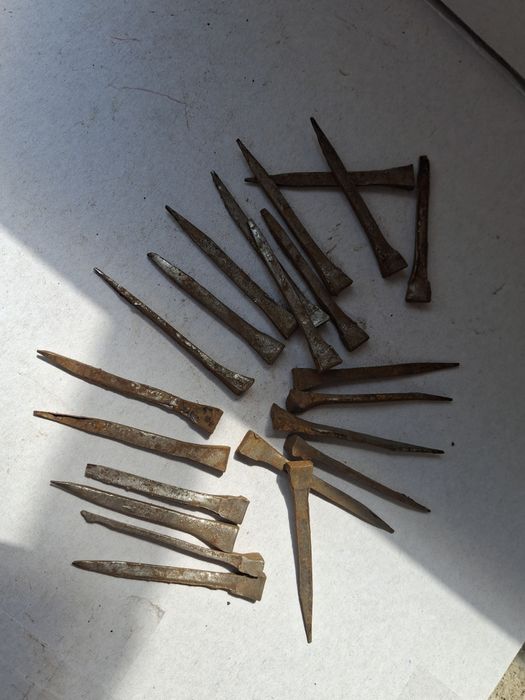 Ухнали цвяхи для підковування коней