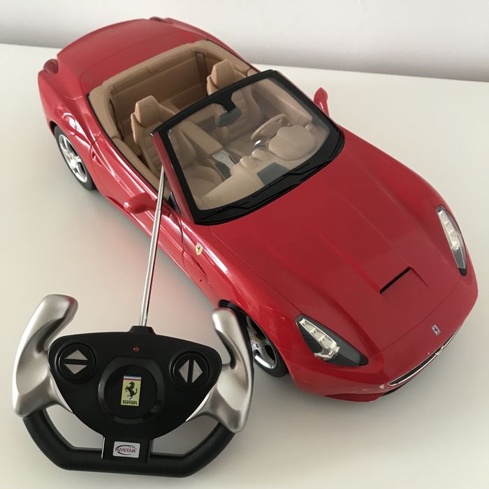 Model sterowany Ferrari California scala 1/12